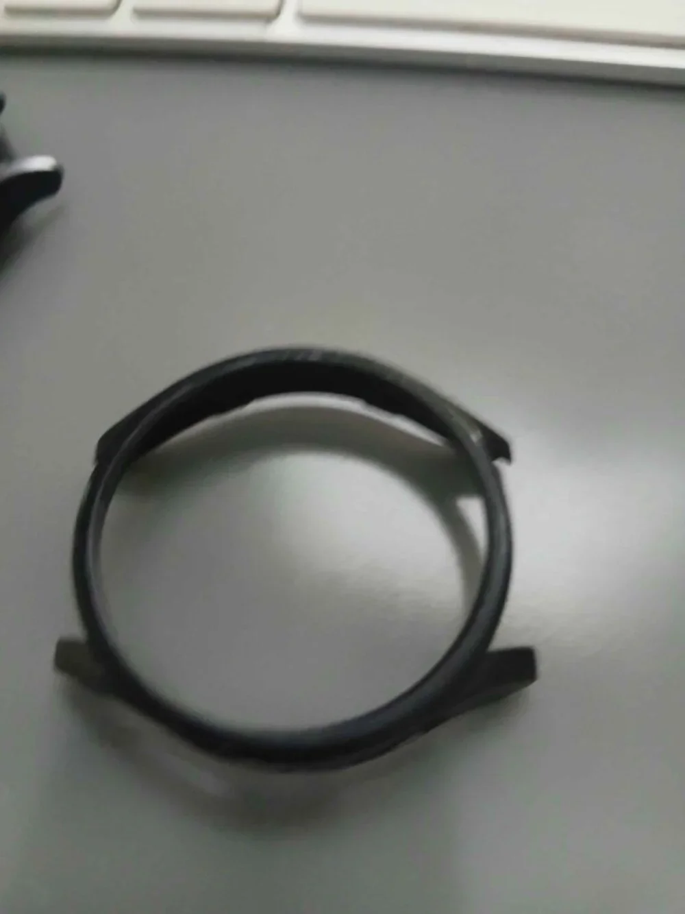Samsung Galaxy 6 Watch (SM-R9350) preowned/Mint Condition , new strap, charger